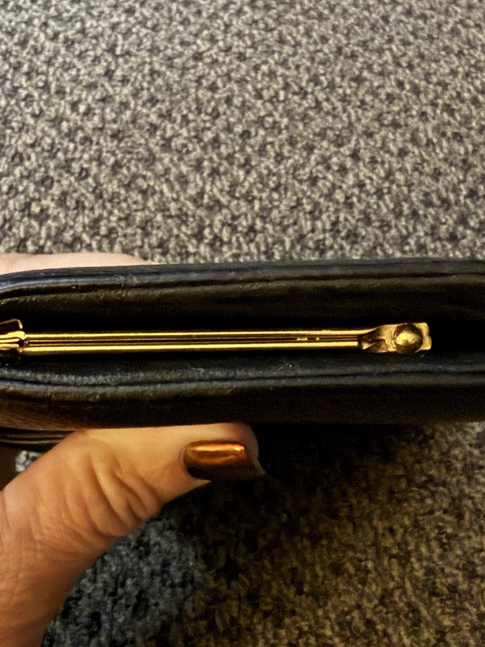 Chanel Vintage Chanel Caviar Leather CC Logo Bifold Kisslock Long Wallet Vintage - Picture 14 of 15